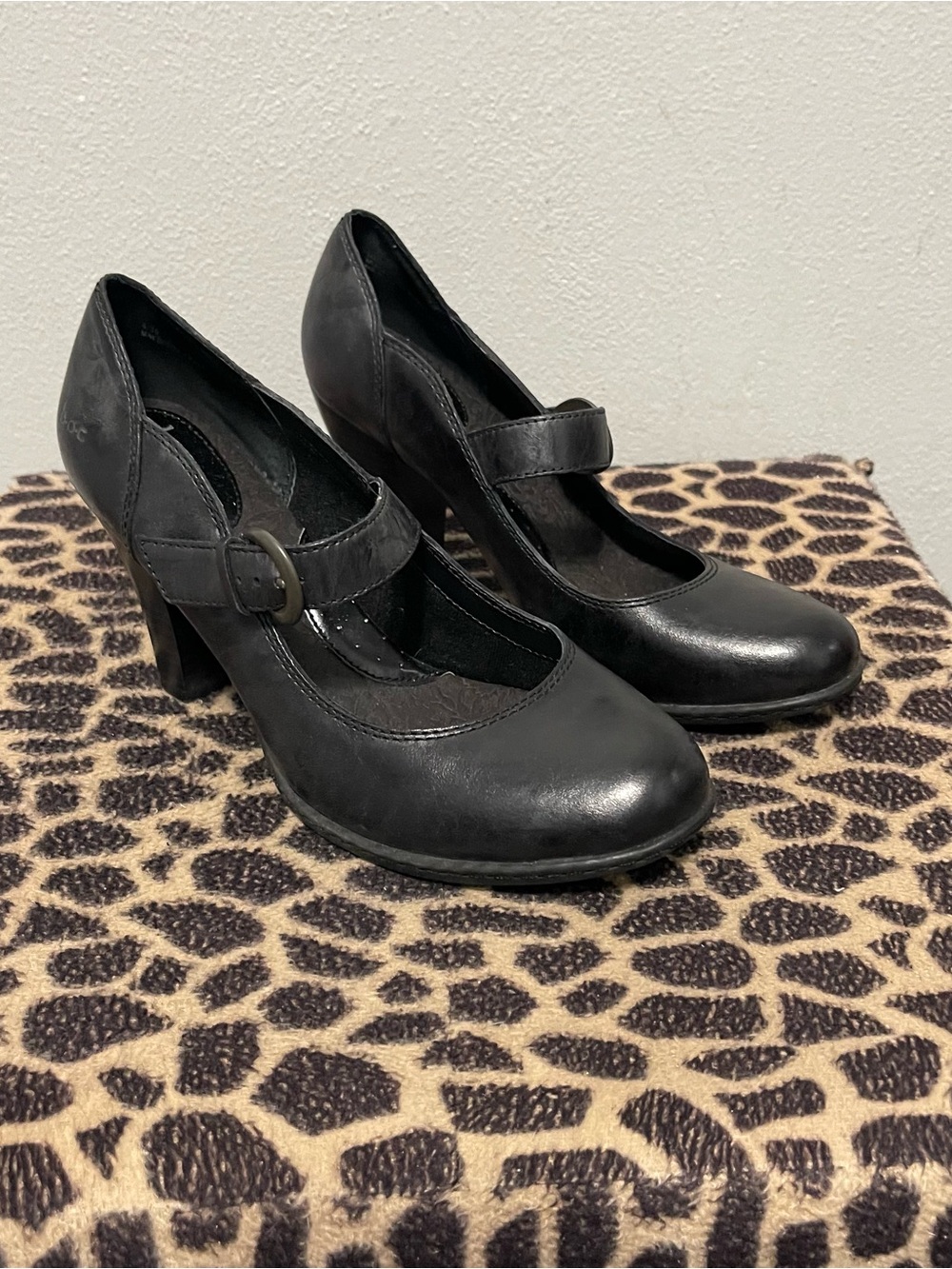 BOC By Born Concepts Top Strap Witchy Heels Black Leather Comfort Womens 8